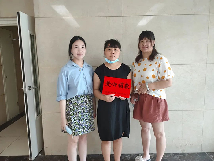 暖心慰問，進(jìn)行中